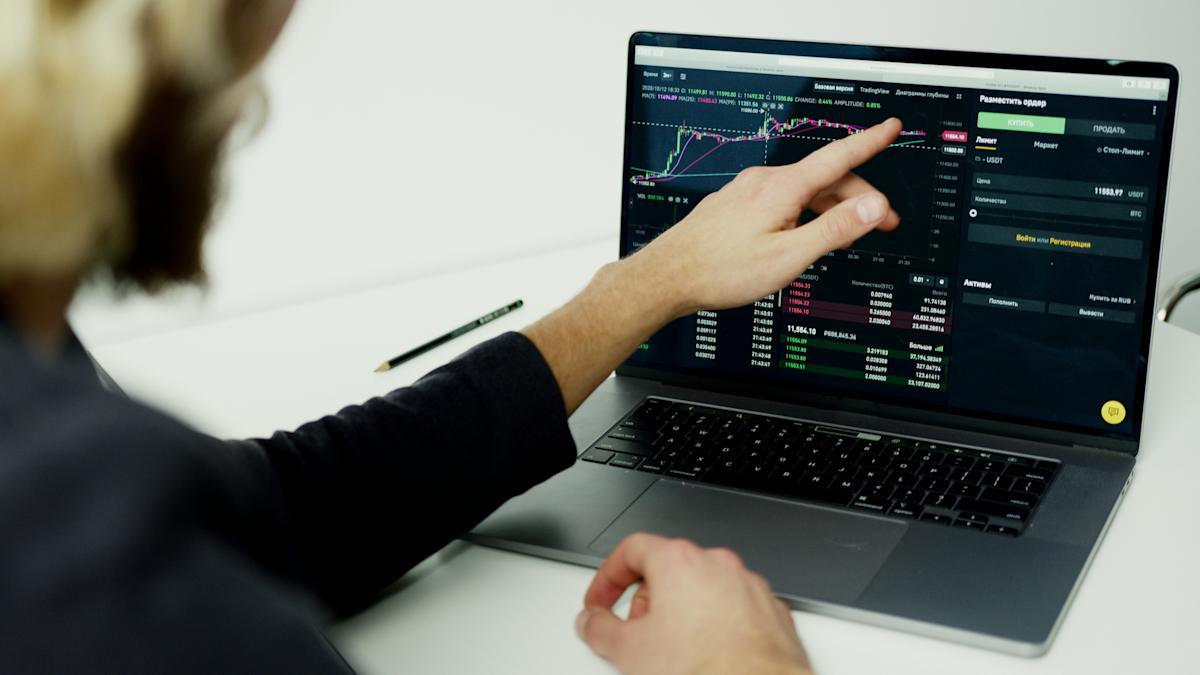Netskope, Inc. (NASDAQ:NTSK) was among Jim Cramer’s stock calls on Mad Money recently. A caller sought Cramer’s opinion on the stock, and he replied: Oh...