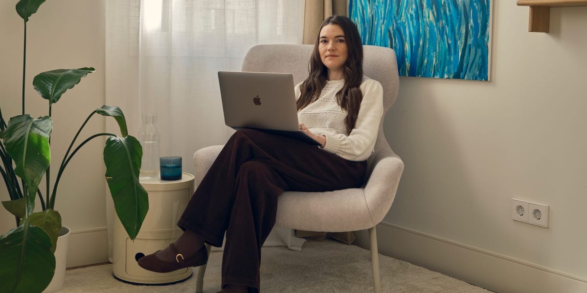 A solo founder used AI to vibe code her website, cut 60-minute tasks to one-minute, and scale her coaching business without hiring employees.