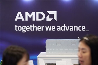 Advanced Micro Devices (AMD) is making a bold pivot by guaranteeing a US$300 million loan for cloud startup Crusoe, signaling a shift from pure hardware competition to financial engineering in the AI chip market. The loan, arranged by Goldman Sachs, will allo…