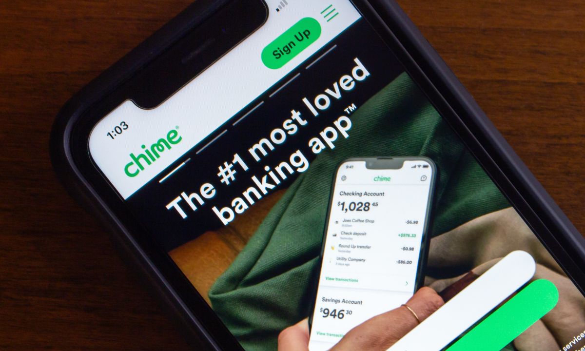 Chime’s fourth quarter 2025 results centered on linked trends: heavier use of the Chime Card for spending and continued growth in members treating the platform as their primary financial relationship. “Over half of members in our new cohorts are adopting [Chi…