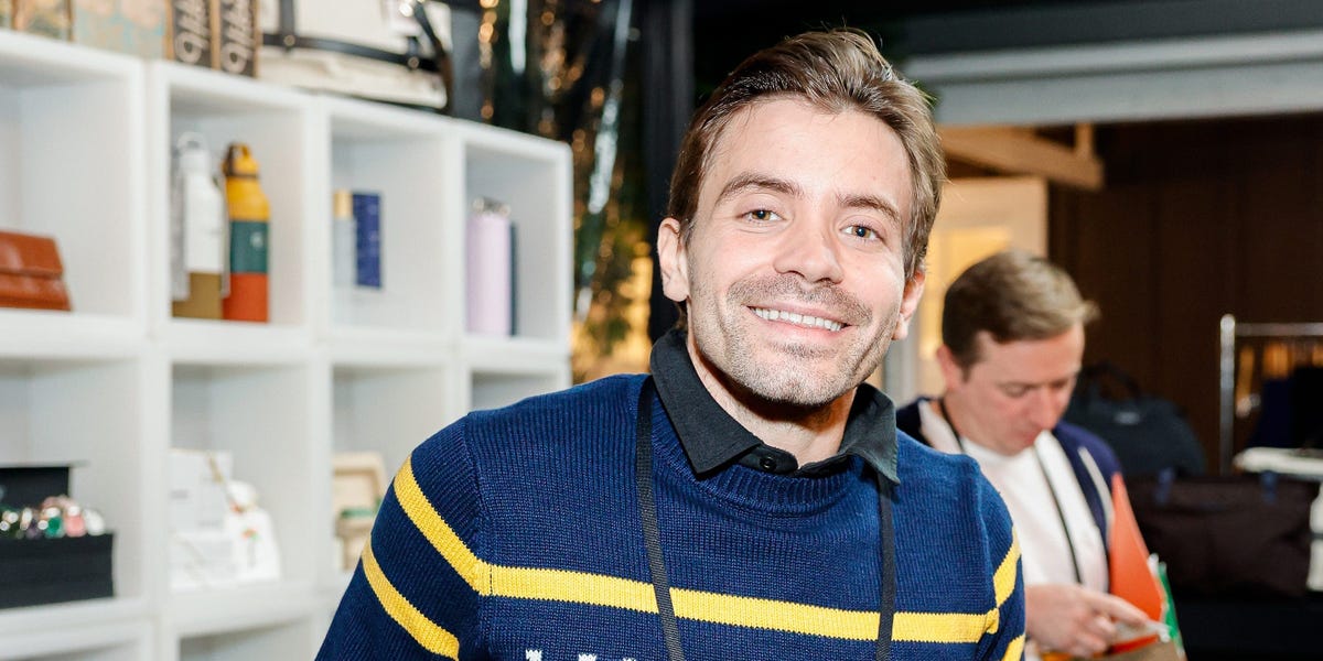 Vercel's CEO says AI agents are now doing the work of individual contributors, making everyone a manager. We should all become "mini CEOs," he said.