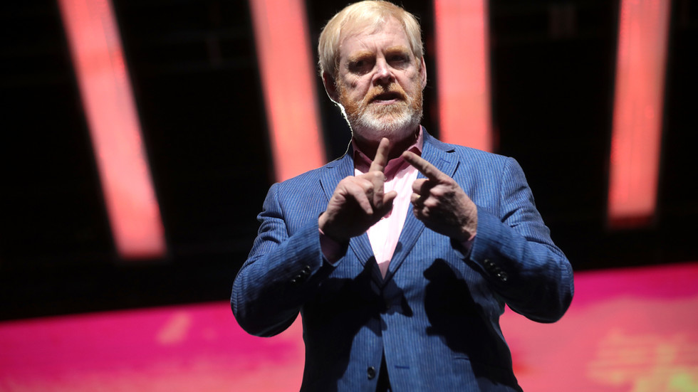 South Africa’s foreign minister says US envoy Leo Brent Bozell III has been summoned to explain remarks criticizing an anti-apartheid chant Read Full Article at RT.com