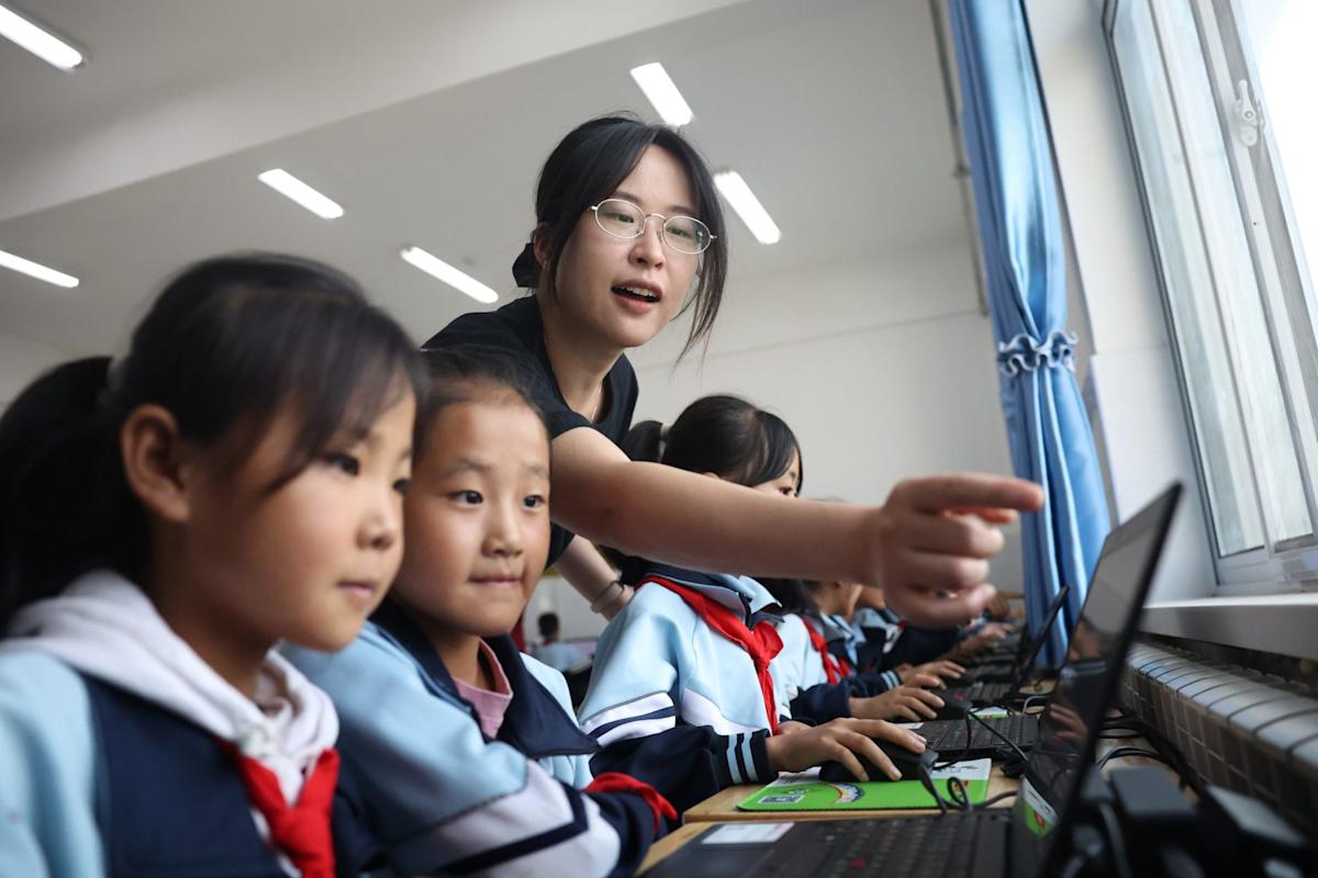 As AI threatens white-collar work, the U.S. should learn from China’s tech training for children, Walmart chief people officer Donna Morris said.