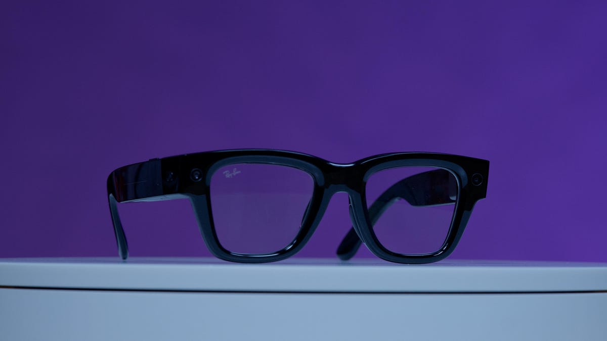 Apple is also considering a camera setup with vertically oriented oval lenses with surrounding lights, Mark Gurman reports.