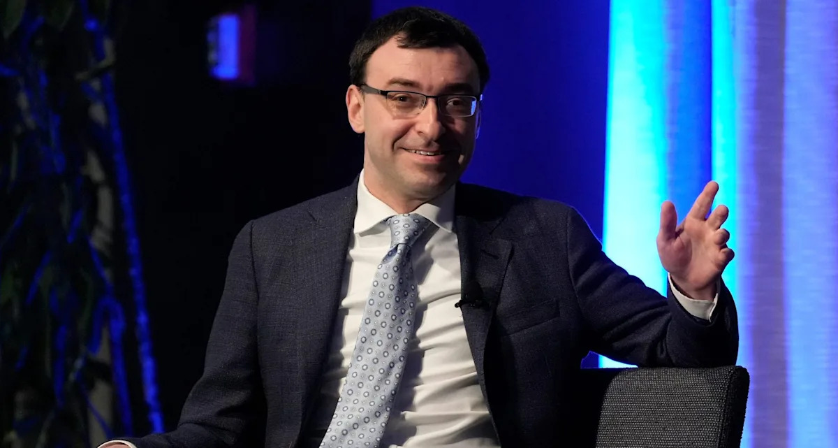 When Jason Benetti was hired as the top MLB announcer for NBC Sports’ new package earlier this year, baseball fans rejoiced. From his time calling local White Sox and Tigers games through his years at Fox, Benetti has long been a fan (and industry) favorite. …
